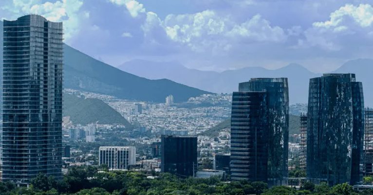 webs para ligar San Pedro Garza García