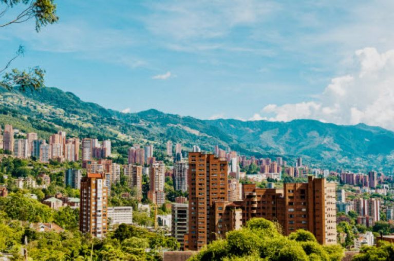 webs para ligar Medellín